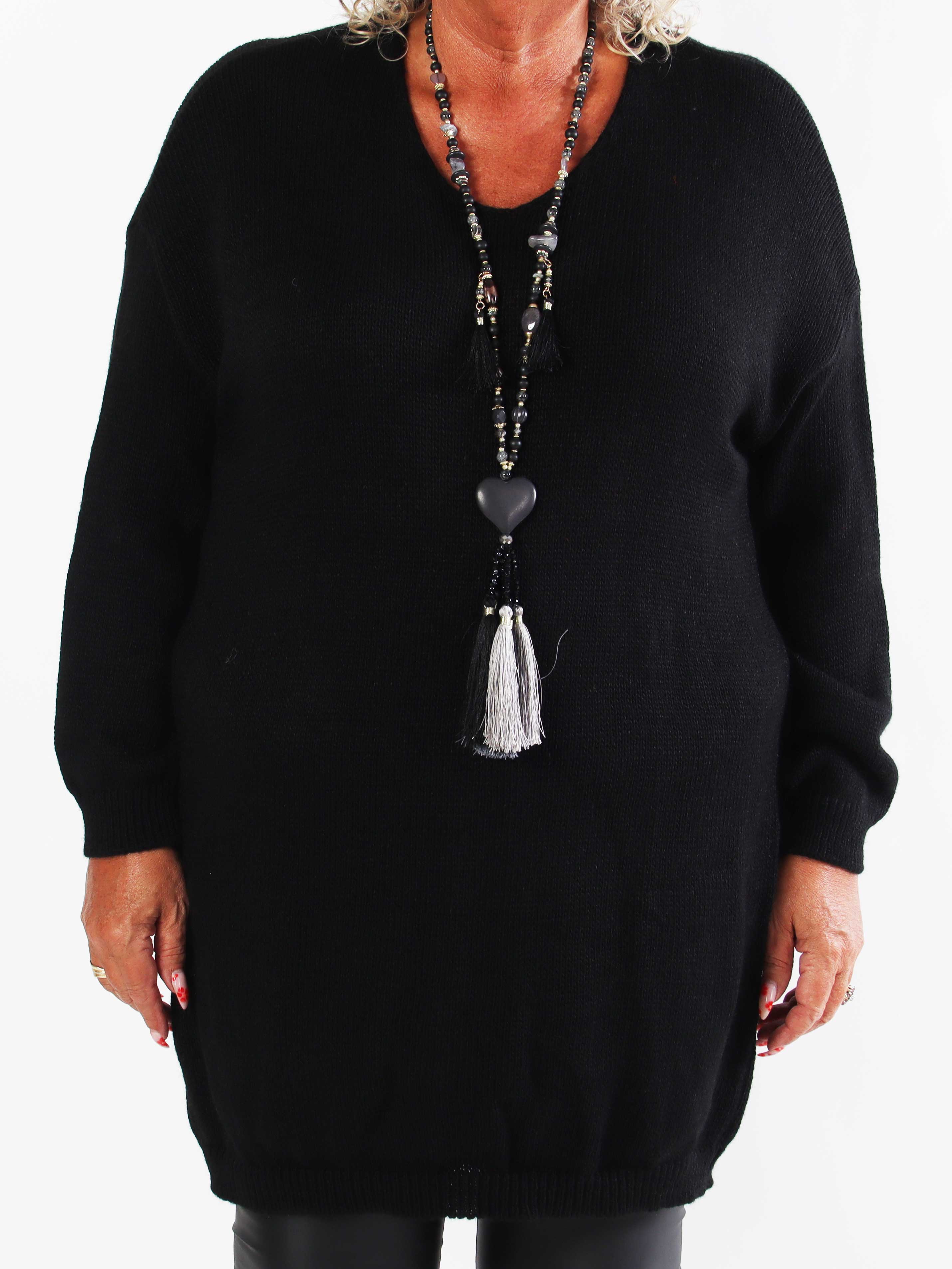 Estelle - Plus size strikkjole med feminin v-udskæring